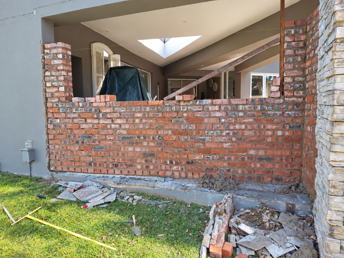 Brickwork wall construction